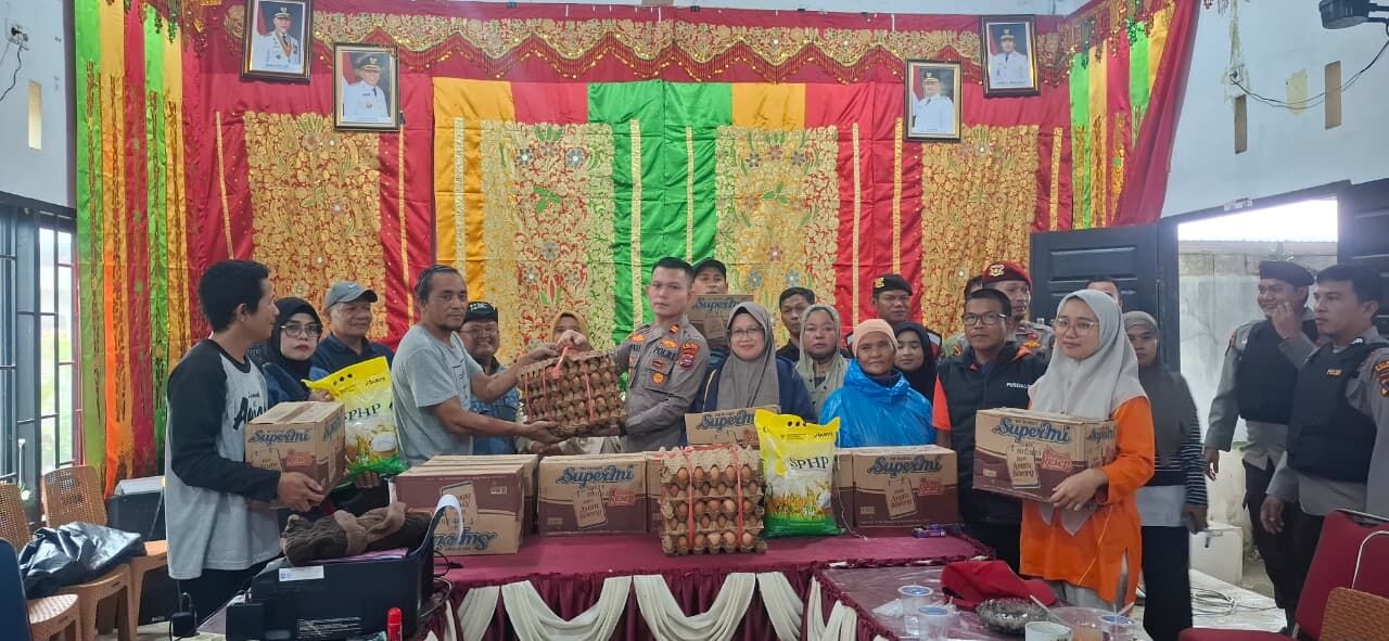 Polisi Peduli, Polres Pasbar Salurkan Bantuan Kemanusiaan untuk Korban Banjir di Talamau