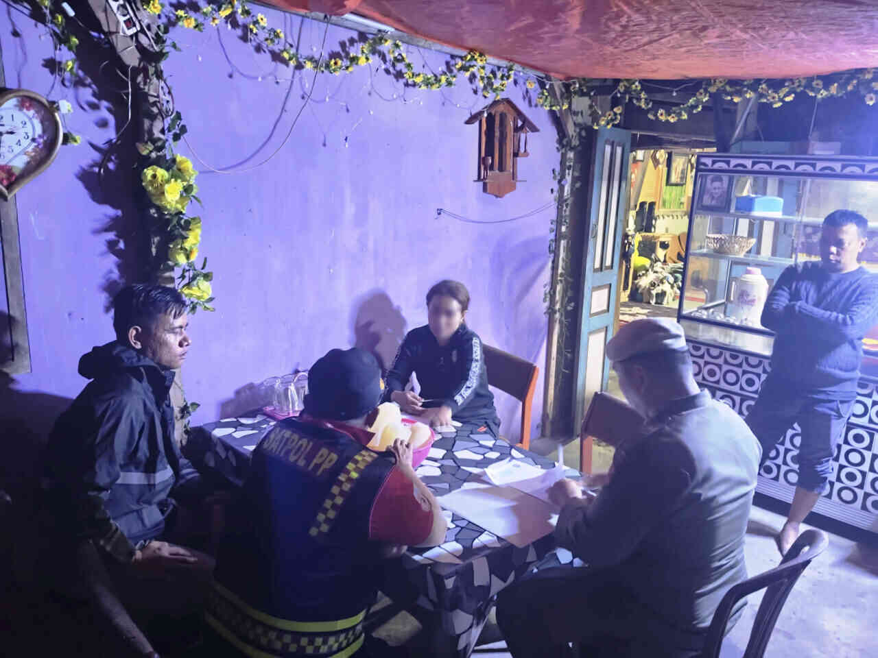 Razia Pekat, Satpol PP Agam Amankan 39 Botol Miras dan 7 Liter Tuak