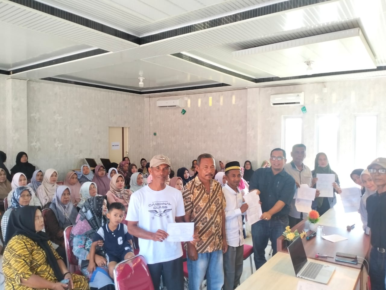 Roby Putra Tama Daftar sebagai Balon Wali Nagari IV Koto Hilie, Ratusan Warga Berikan Dukungan