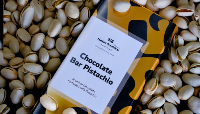 Ayo ke Hotel Santika, Ada Menu Chocolate Bar Pistachio yang Enak Lo…