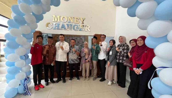 PT Equator Valuta Asing Buka Cabang Money Changer di UNP