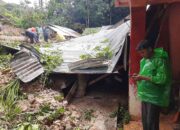 Tanah Longsor Tutup Total Akses Palembayan–Matur, Dua Rumah Warga Rusak