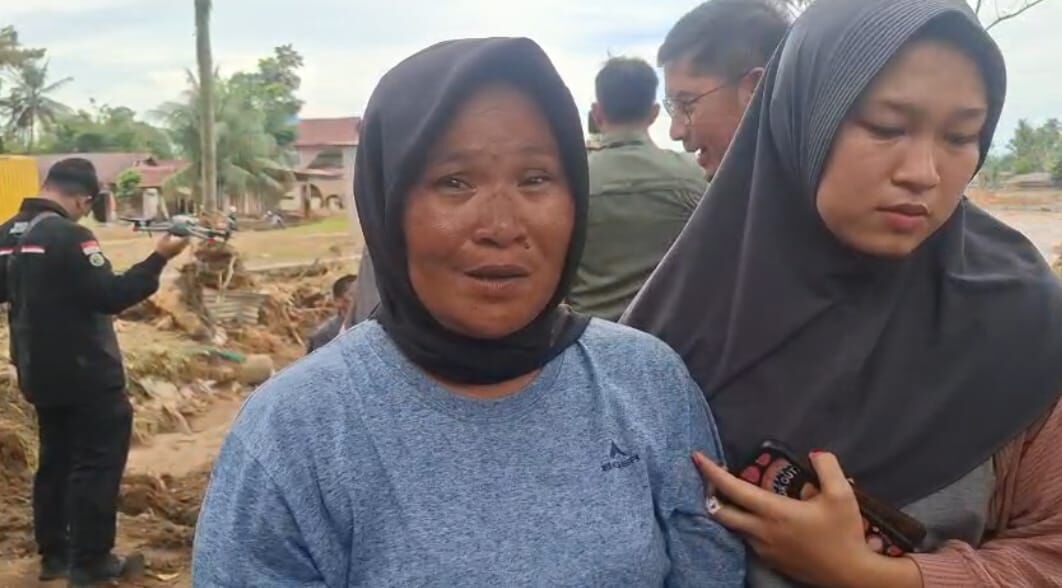 Tangis Korban Banjir Bandang Padang yang Menanti Tempat Pulang