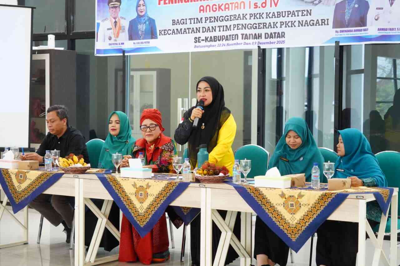 Tingkatkan Kapasitas Kader, TPPKK Tanah Datar Gelar Pelatihan Menjahit