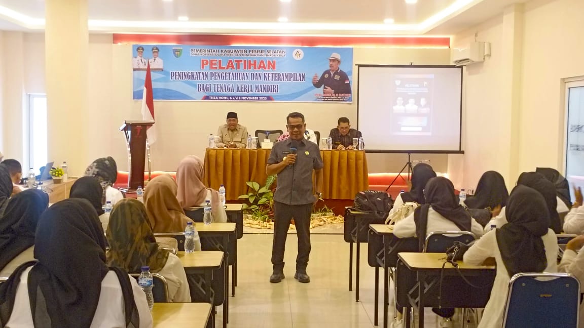 Wabup Risnaldi Tenaga Kerja Mandiri Adalah Pilar Ekonomi Daerah