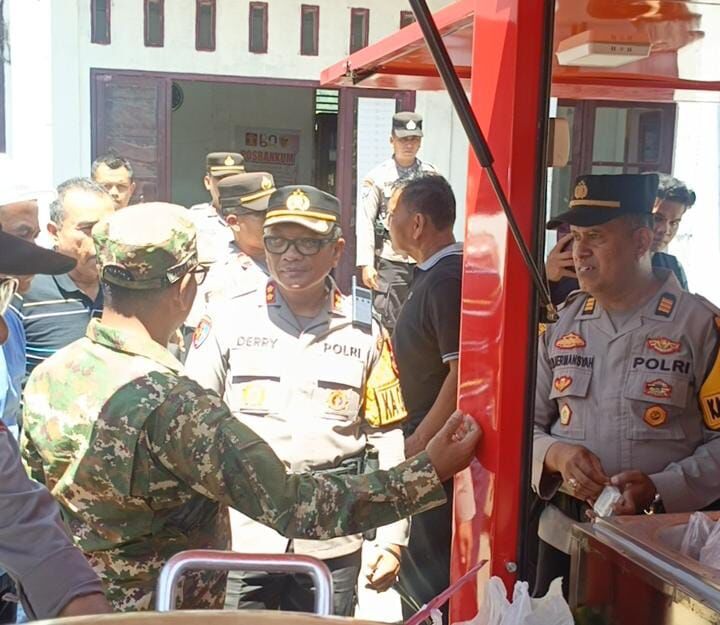 Wabup Risnaldi dan Kapolres Tinjau Dapur Umum di Bayang, Pastikan Kebutuhan Dasar Warga Terdampak Banjir Terpenuhi