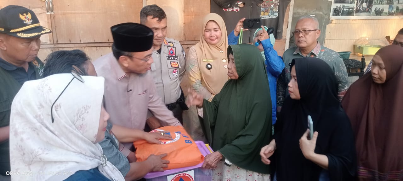 Wawako Padang Pastikan Rumah Korban Pohon Tumbang Segera Diperbaiki