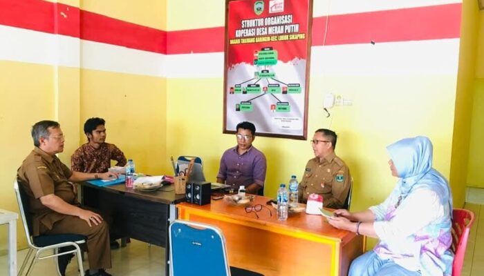 Kepala DPM Pasaman dan DPMD Sumbar Monitoring Program Ketahanan Pangan di Nagari Tanjung Beringin