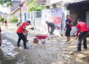 Dari Dharmasraya untuk Padang : 50 Relawan Bantu Pemulihan Pasca Banjir di Perumahan Taruko Nanggalo