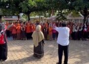 180 Siswa Kehilangan Baju Seragam Saat Bencana