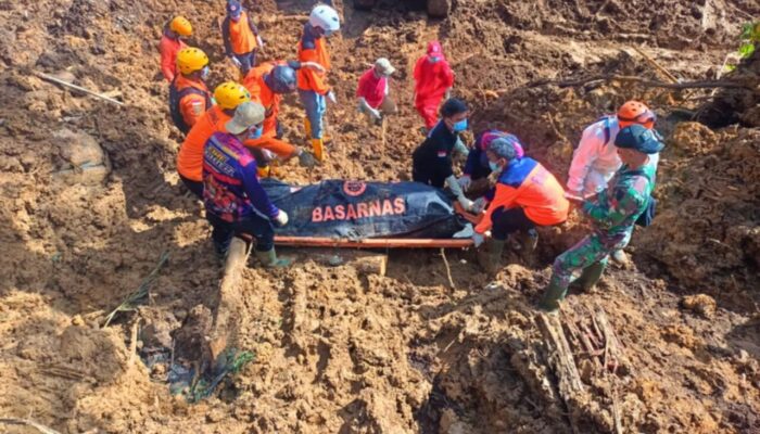 “Pak Presiden, Dengarlah Kami”, Status Bencana Nasional Kian Mendesak