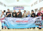 Bekasi Serahkan Bantuan untuk Warga Padang