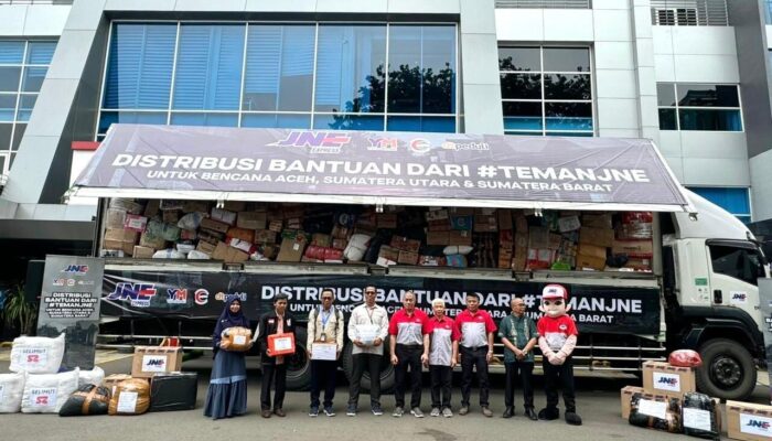 JNE Distribusikan 500 Ton Lebih Bantuan ke Korban Bencana Banjir dan Longsor