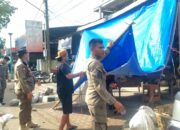 Satpol PP Kota Padang Lakukan Penertiban PKL Yang Menggunakan Fasum