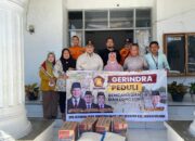 Yusuf Abit Bagikan Beras untuk Warga