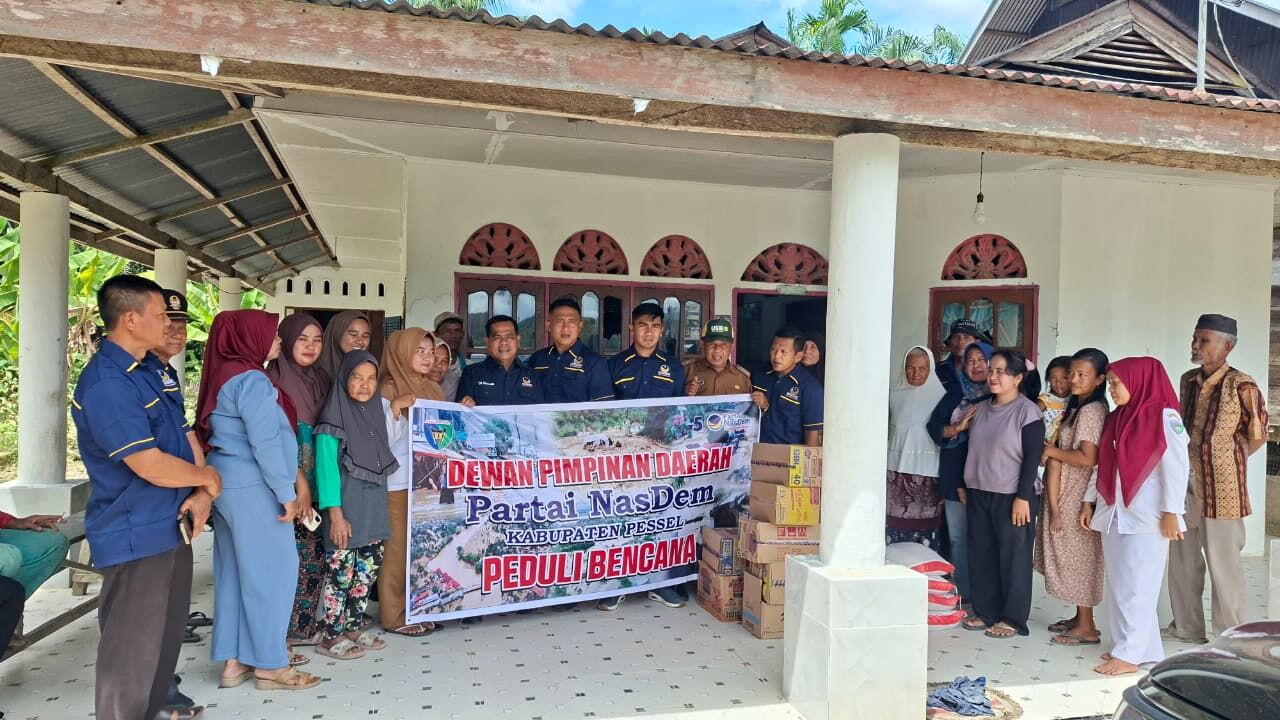 NasDem Pesisir Selatan Salurkan Bantuan Bagi Korban Banjir di IV Jurai