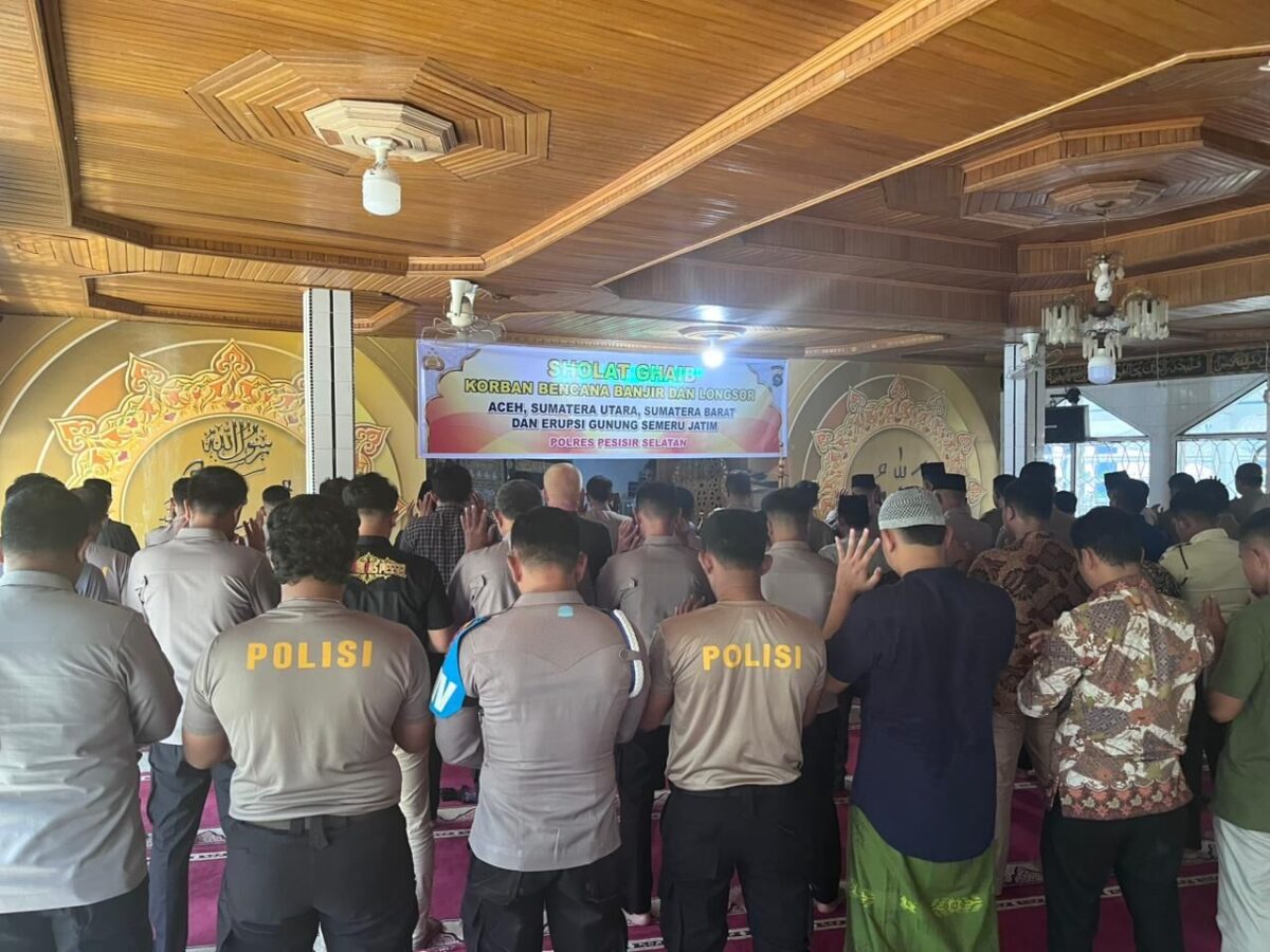 Polres Pesisir Selatan Gelar Salat Gaib untuk Korban Bencana di Sumbar, Sumut, dan Aceh