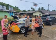 Polsek Koto XI Tarusan Salurkan 125 Paket Sembako untuk Warga Terdampak Banjir Kapuh Utara