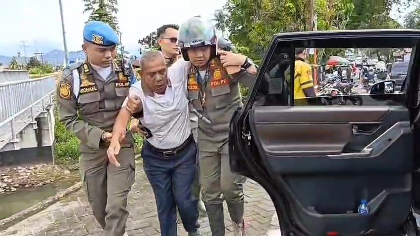 Pulang Tinjau Bencana, Satpol PP Padang Justru Menemukan Insiden Kecelakaan dan Selamatkan Korban