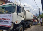 Semen Padang Salurkan 232 Ribu Liter Air Bersih untuk Warga Padang