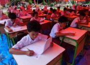 Ujian di Bawah Tenda, Semangat Tak Terguncang: SDN 05 Sungai Buluah Timur Bertahan Pasca Banjir Bandang