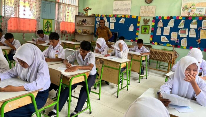 113 Siswa SMPN 1 Batang Anai PAS di SDN 11