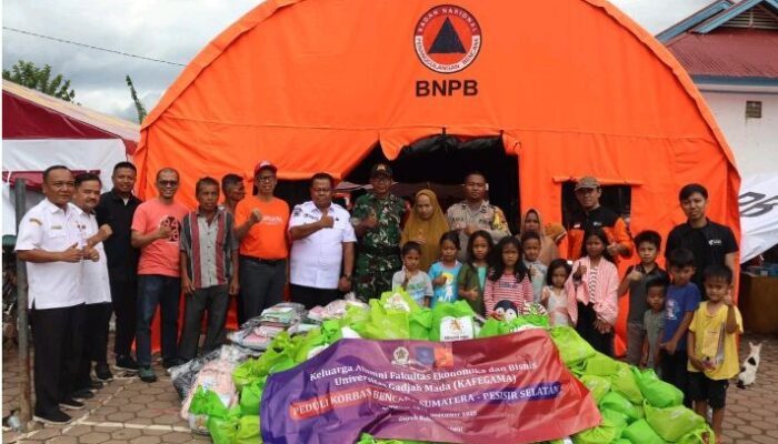 KAFEGAMA Gandeng Dompet Dhuafa Singgalang Salurkan Bantuan Rp200 Juta untuk Korban Banjir di