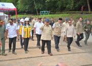 Presiden Prabowo Tinjau Langsung Jalan Nasional Putus di Lembah Anai
