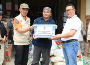 Wako Ramlan Pimpin Penyerahan Bantuan di Malalak dan Padang Pariaman