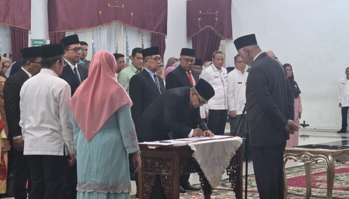 6 Pejabat Dilantik, Mahyeldi Lakukan Rotasi, Ada Apa?