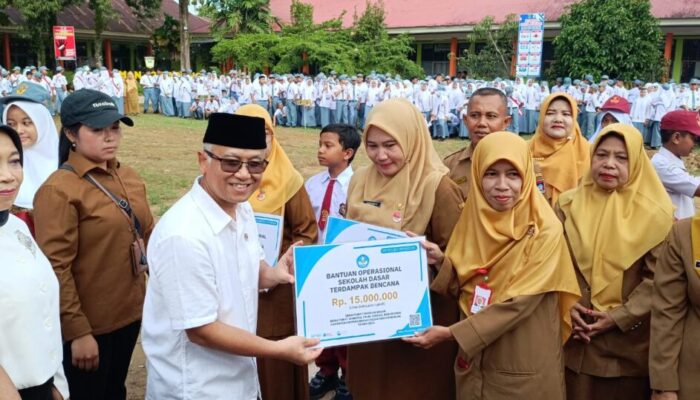 Sambangi SMAN 12 Padang,Wamendikdasmen Pastikan Revitalisasi Sekolah Terdampak Bencana