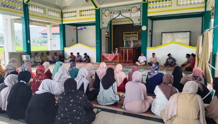 Mahasiswa KKN Unand di Nagari Durian Tinggi Peringati Isra Miraj, Perkuat Nuansa Religius