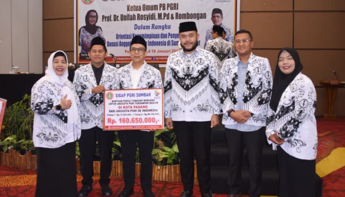 PB PGRI Serahkan Bantuan ke Pemko Padang Rp160 Juta Lebih, Fokus untuk Guru dan Tenaga Kependidikan