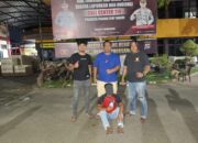 Juru Parkir Nekat Curi Handphone di Dalam Musala