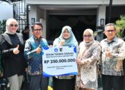 Pemko Palu Salurkan Bantuan Kemanusian Rp250 Juta untuk Korban Terdampak Bencana di Padang