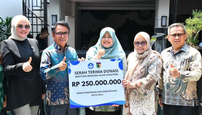 Pemko Palu Salurkan Bantuan Kemanusian Rp250 Juta untuk Korban Terdampak Bencana di Padang