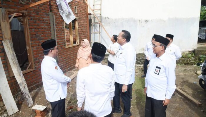 BERANI Salurkan Dana Rp20 Juta, Rumah Warga di Pariaman Dibedah