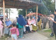 16 Pedagang Souvenir Pantai Air Manis Terima Kunci Kios, Lapak Lama Diminta Dibongkar Mandiri