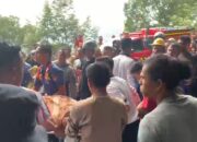 Manuver Detik Terakhir di Jalur Padang–Painan, Satu Orang Terjepit Dibawah Kendaraan