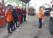 8 Remaja Terjebak Banjir Mendadak, Tim SAR Berpacu dengan Hujan