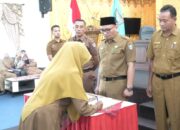 Sebanyak 79 orang Kepala SD dan SMP menerima SK penugasan