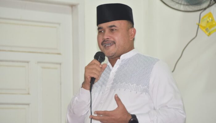 Raju Minropa Serahkan Hadiah Smart Surau untuk Murid Al-Mustanir