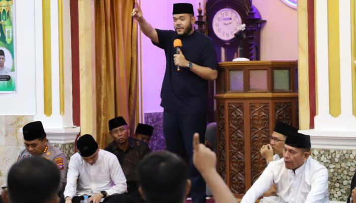 Safari Ramadan ke Masjid Al Muqamah, Fadly Amran Ajak Jamaah Sukseskan Smart Surau