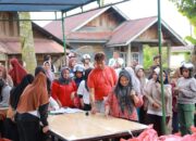 Berbagi dari Rumah Juang, Siska Hadir tanpa Sekat di Tengah Warga