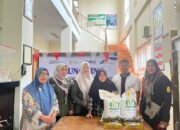 Bantuan Pangan Serentak, 166 Warga Terima Beras dan Minyak Goreng dari Bulog Solok