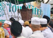 Langit Mendung, Hati Terang: Ribuan Warga Padati Lapangan Merdeka Solok untuk Salat Idulfitri