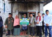 Safari Ramadan Khusus I, Bupati Welly Tinjau Jembatan dan Serahkan Bantuan di Salareh Aia