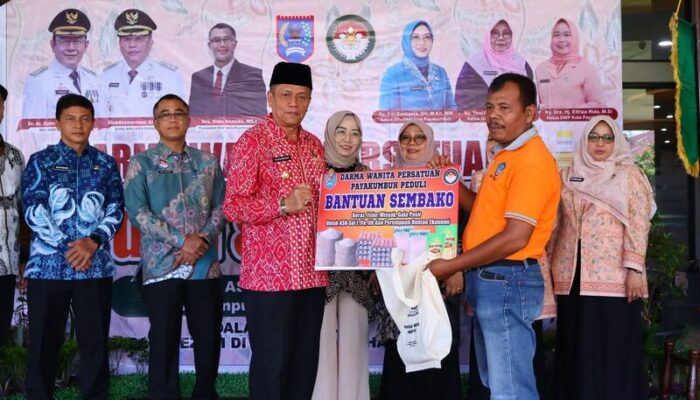 DWP Payakumbuh Salurkan 125 Paket Sembako untuk ASN Rendah dan Perempuan Rentan