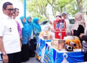 Peringati HKG ke-54 dan Sambut Idul Fitri, TP PKK Bukittinggi Gelar Bazar Pasar Murah