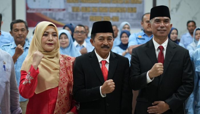 Sekda Medison Lantik Direksi Perumda Tirta Solok Nan Indah